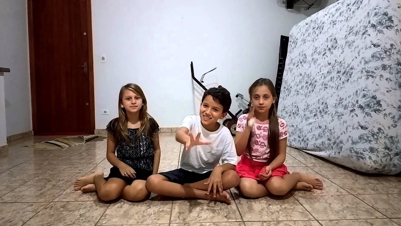Tag com primas (primeiro vídeo do canal)