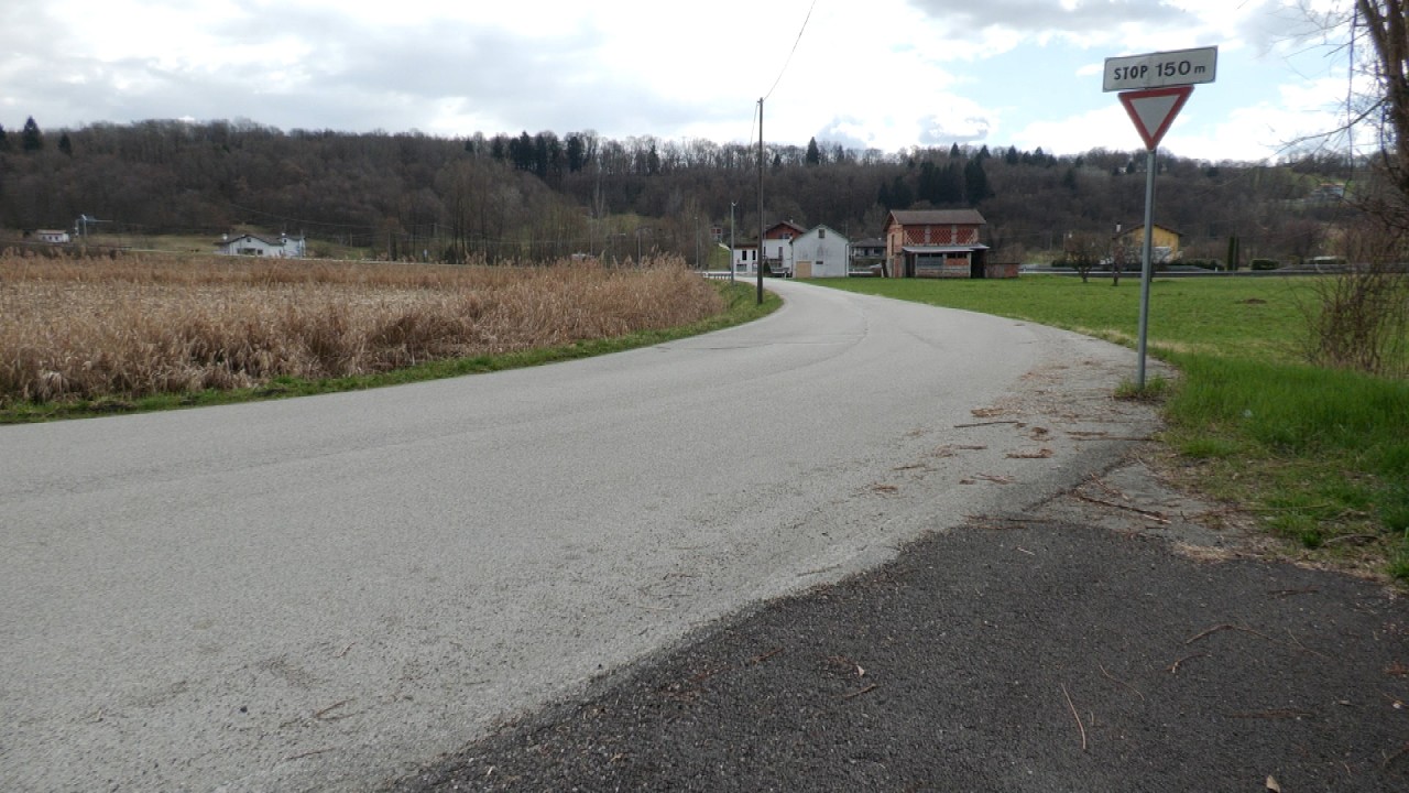Investita mentre passeggia col marito, grave 50enne