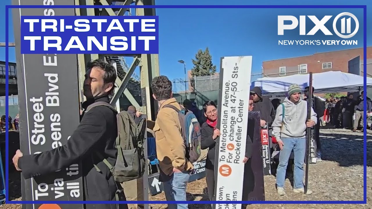 New Yorkers snag retired MTA memorabilia