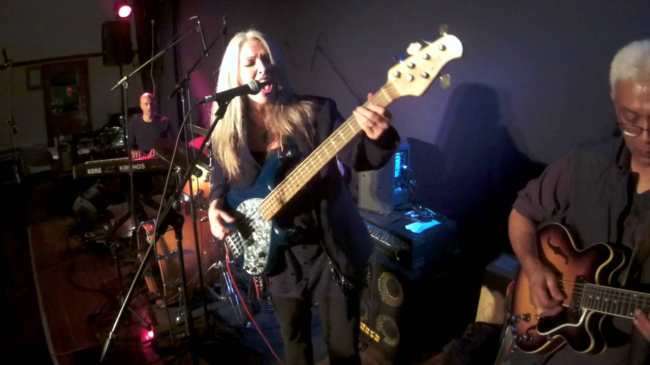 Rebecca Johnson Band *LOVE THE ONE YOU`RE WITH* (RE-MIXED) Live @ The Manly Fig (27/5/16)