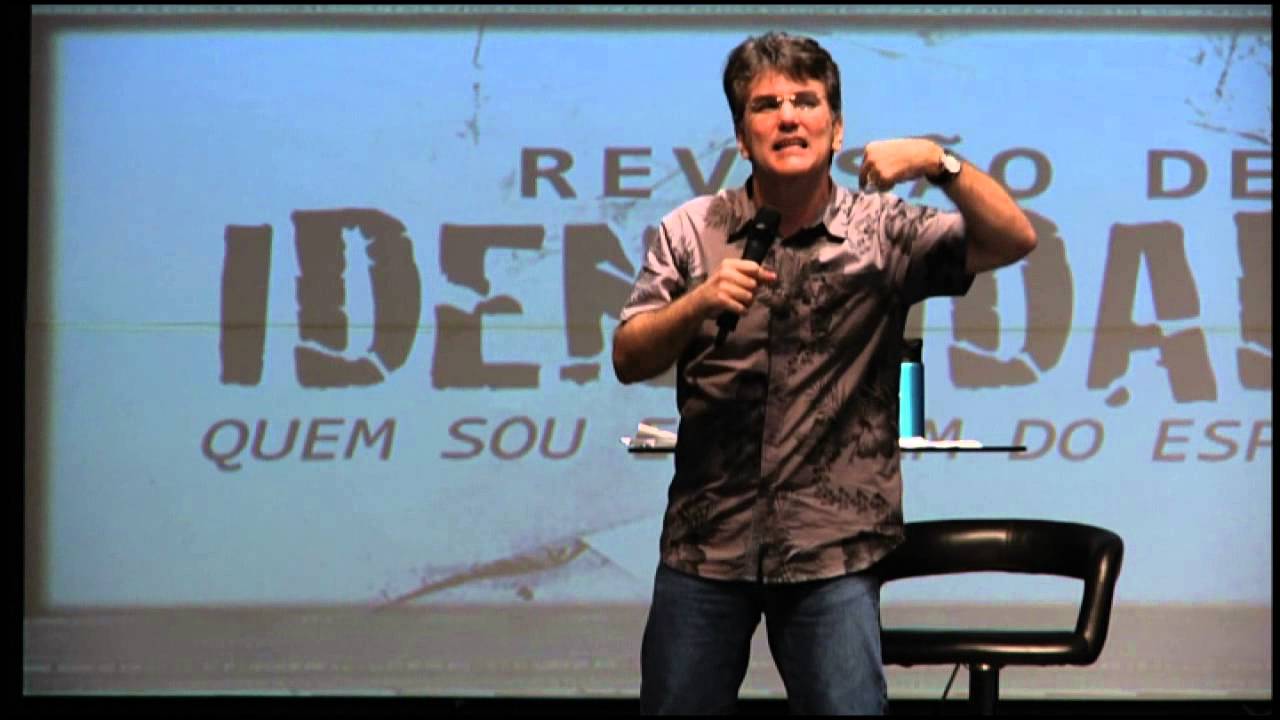 Sérgio Queiroz - Tema: Em Busca de uma Identidade Essencial