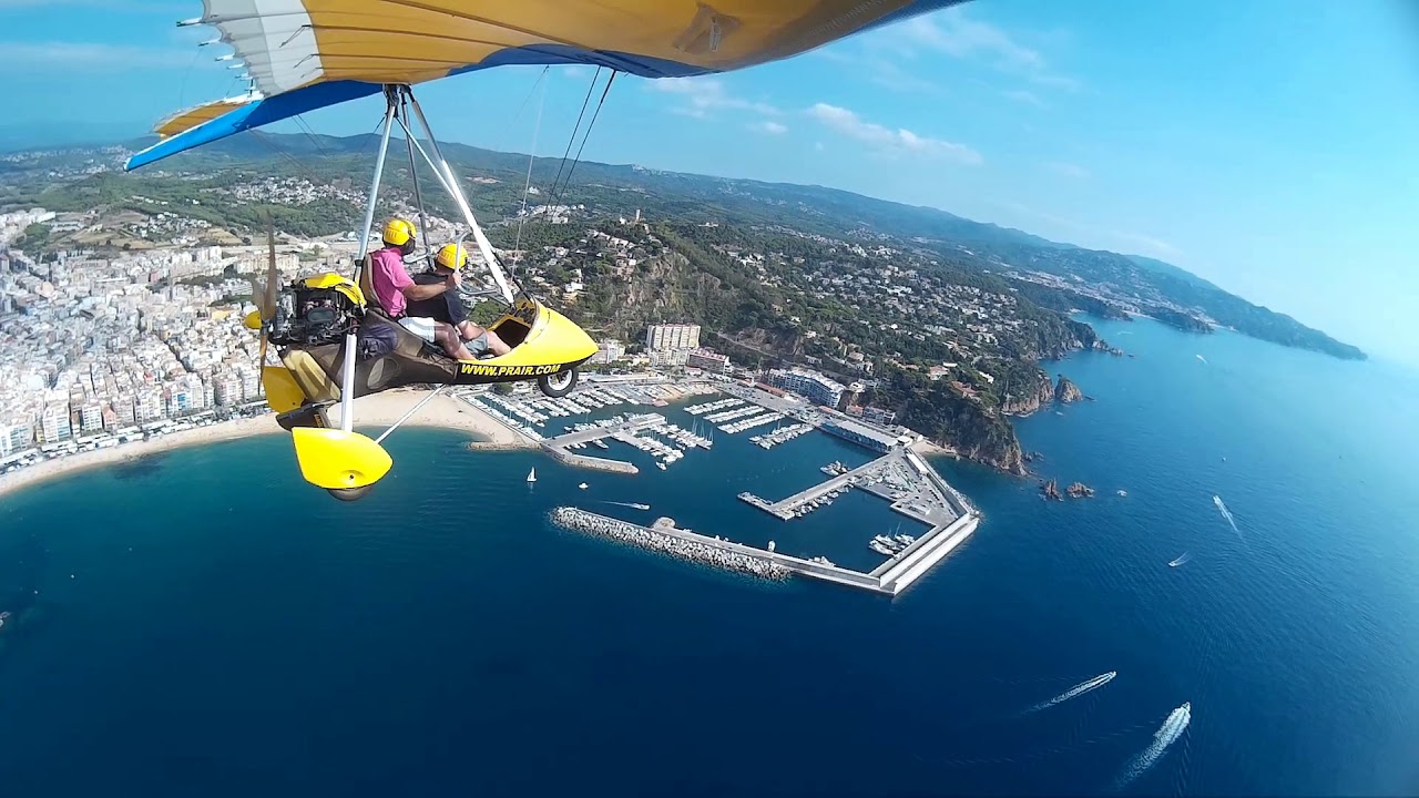 Flying from Palafolls airfield in a Mainair Blade