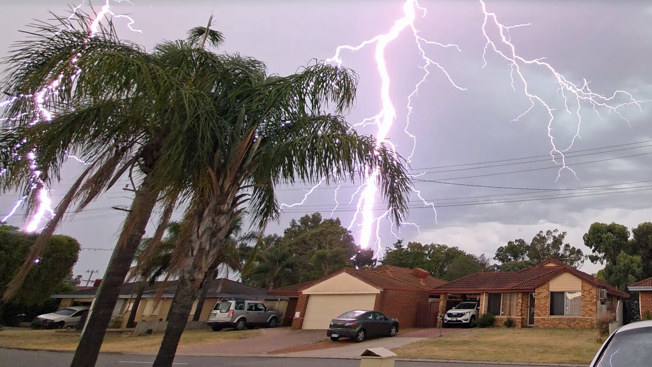 Intense Electrical Storm Hits Perth! - Western Australia - 14 December 2025