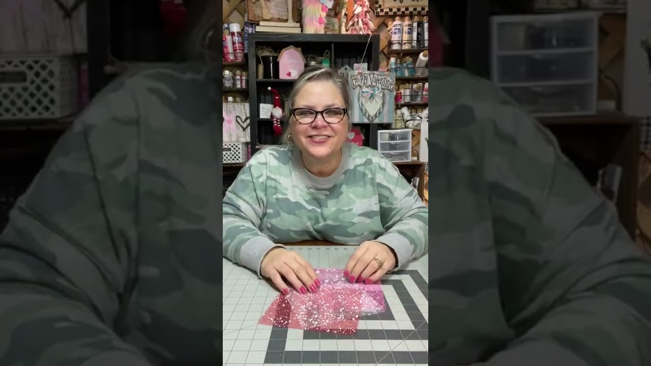 Heart Rail wreath center heart 💕 || Mod Podge Heat Transfer Method