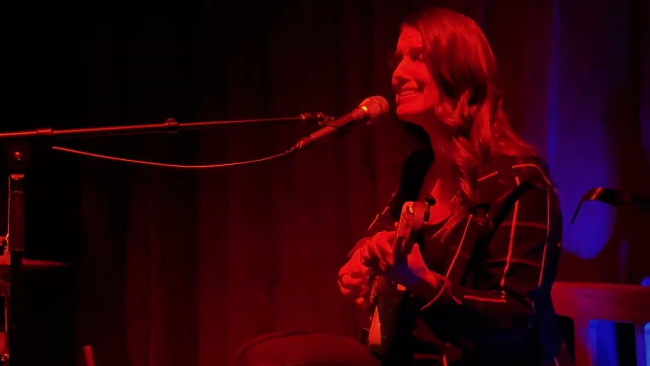 Molly Dean "Sun" @ Icehouse 01.15.26
