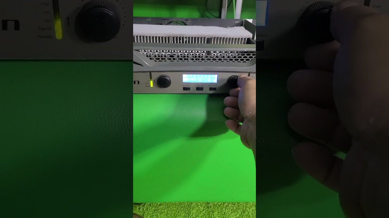 crown xti 1002. MADE in USA. 230v. 5tr7