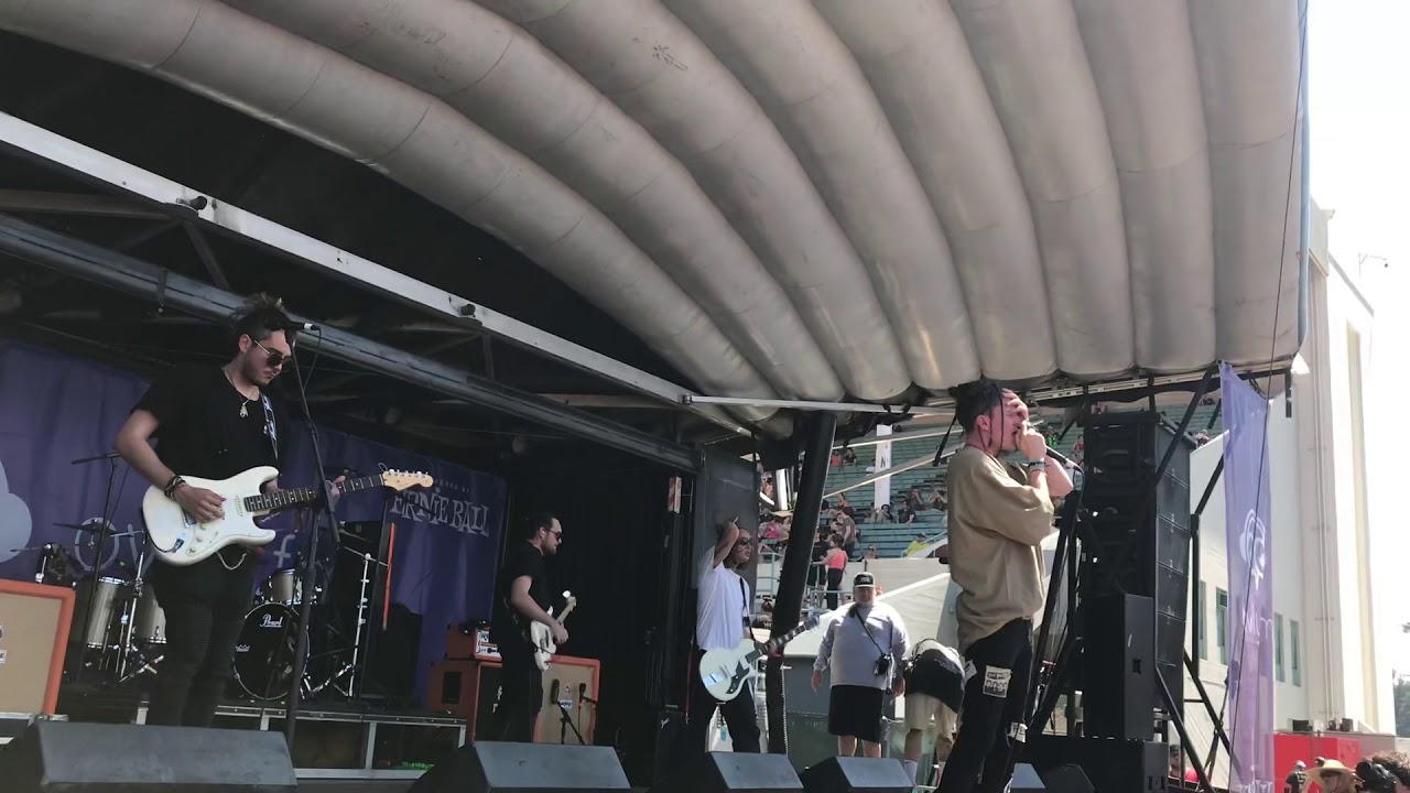 Chase Atlantic - Numb to the Feeling - LIVE - Warped Pomona 2018