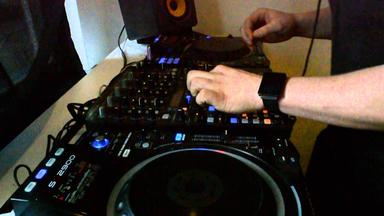 erik in the mix with my denon dje sc2900 and my ddm4000 prt 2