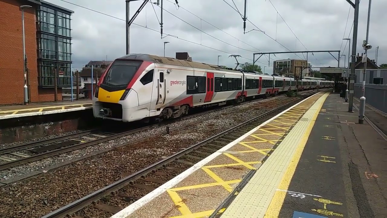 Trains at Chelmsford Station and Colchester Station (15/05/2024)