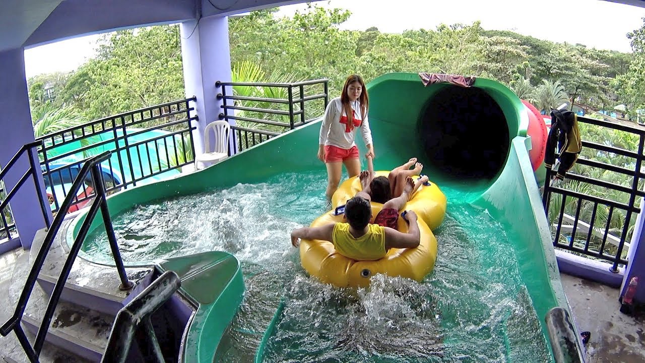 Twisting Palm Water Slide at Splash Island