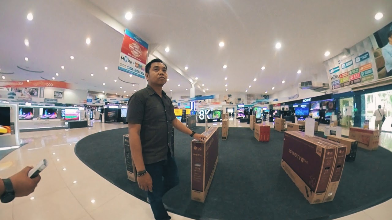 Jalan jalan di Electronic City Jakarta