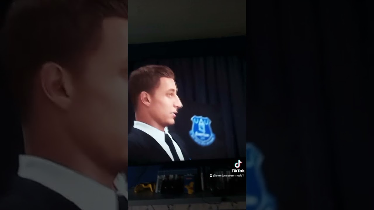 I am the new Everton manager my Tik Tok name is EvertonCareerMode1
