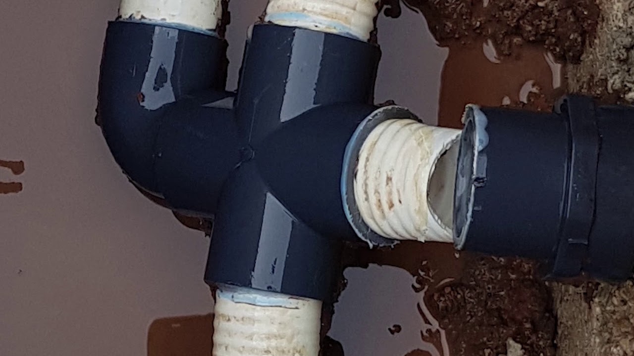 Réparation fuite buse de refoulement d'une piscine