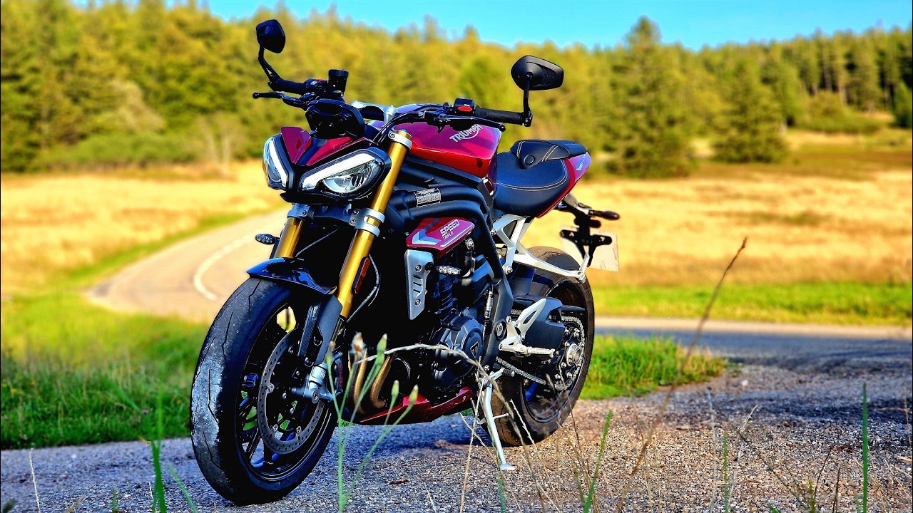 TEST TRIUMPH Speed Triple 1200 : ELLE MA SATELLISÉ ?!