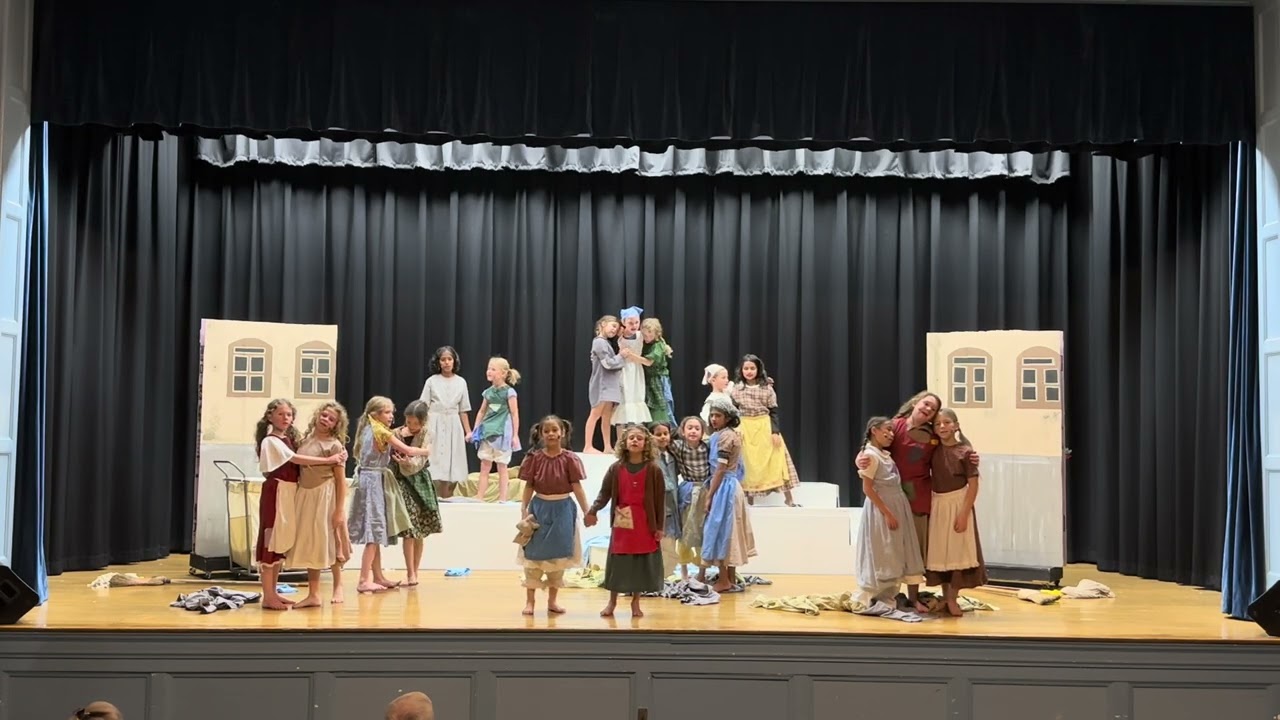 Annie - HSS Drama Club 11/22 3 pm