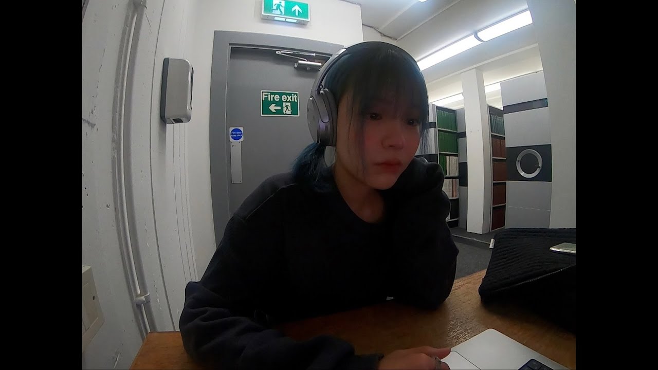 번갈아 작업하고 음식 이야기하는 브이로그art school days in glasgow5