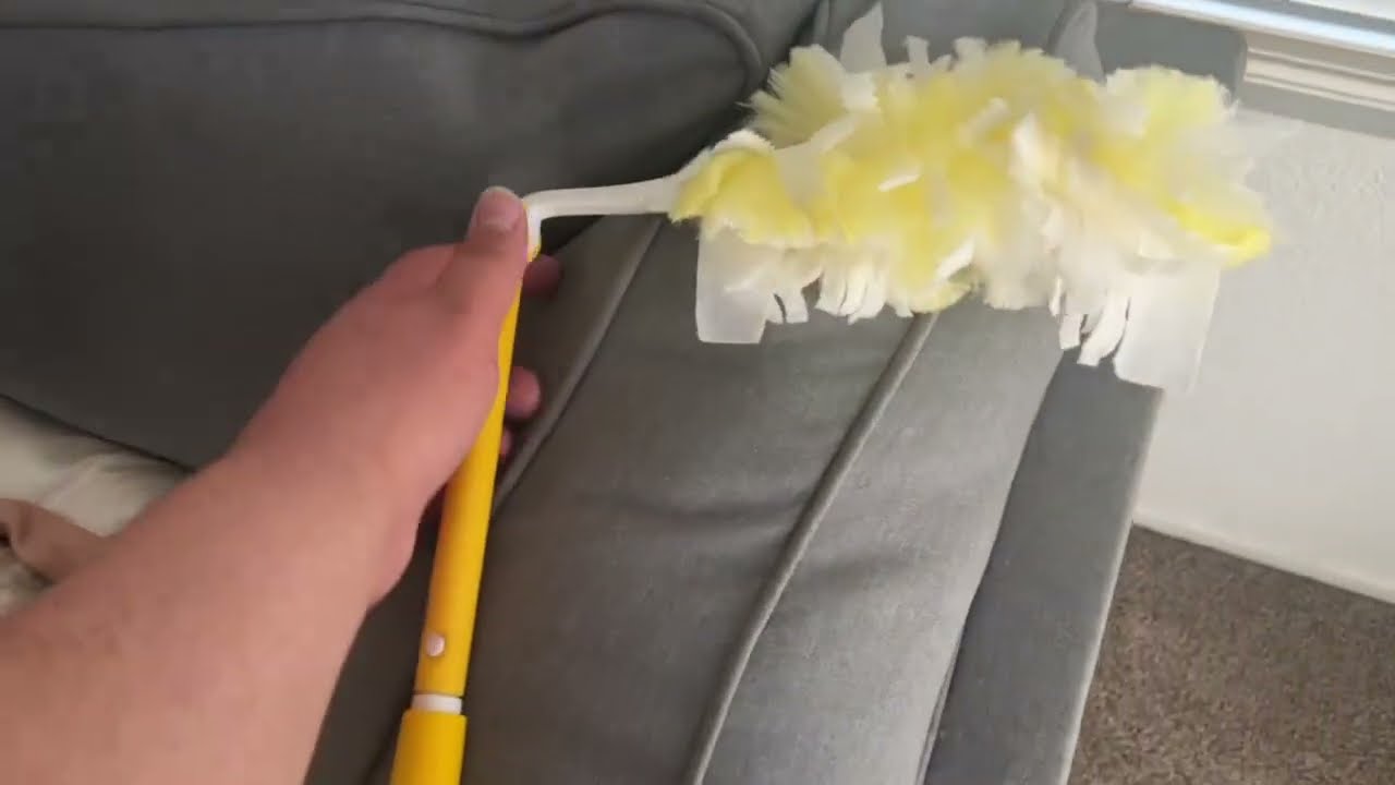 Swiffer Duster Heavy Duty 3 ft Extendable Handle Starter Kit with 3 Refills