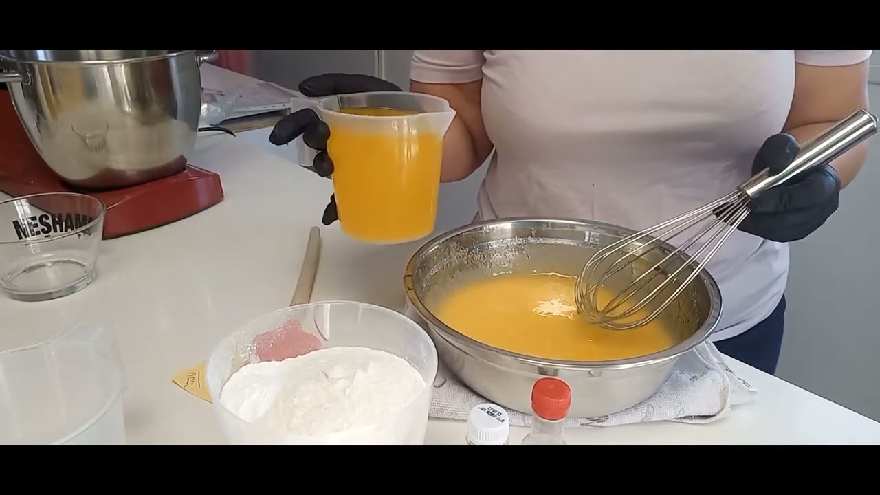 עוגת נוגט וחלווה- עוגה קלה להכנה, ללא הקצפה, פרווה וטעימה בטירוף ! מה צריך יותר מזה?