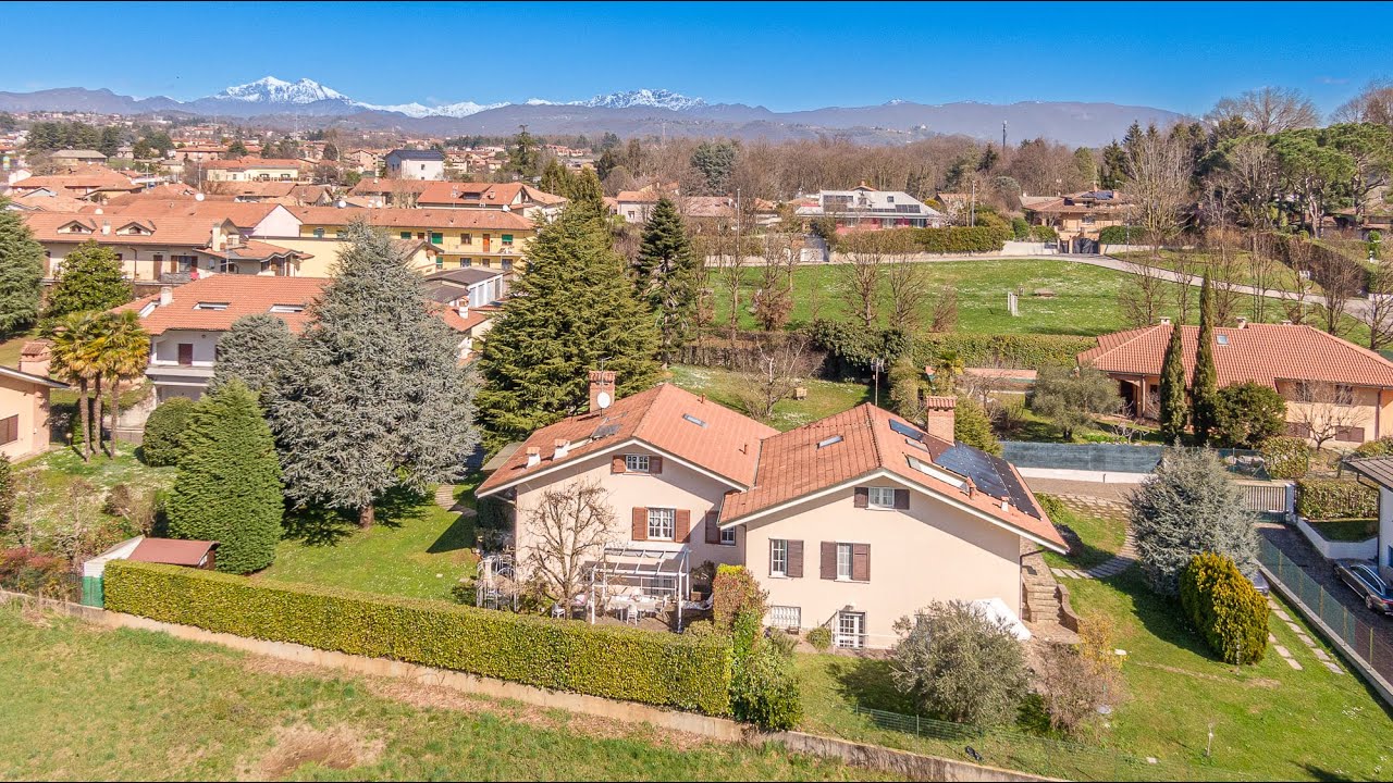 Villa con giardino Camparada