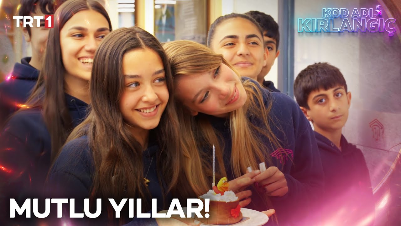 Zeynep ve M&uuml;ge, Mars&rsquo;ın doğum g&uuml;n&uuml;n&uuml; kutladı ama&hellip; - Kod Adı Kırlangı&ccedil; 52. B&ouml;l&uuml;m @trt1