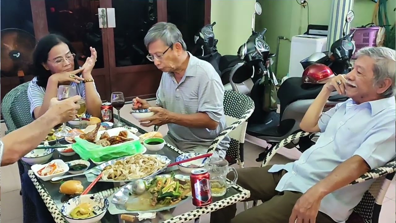 Họp mặt anh em bạn già Mùng 6 Tết Bính Ngọ 