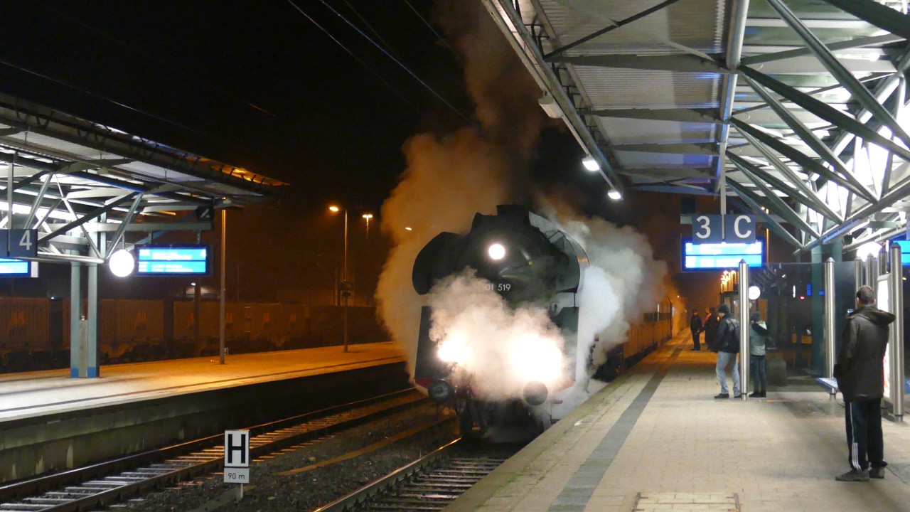 Dampflok 01 519  Abfahrt in Rottweil