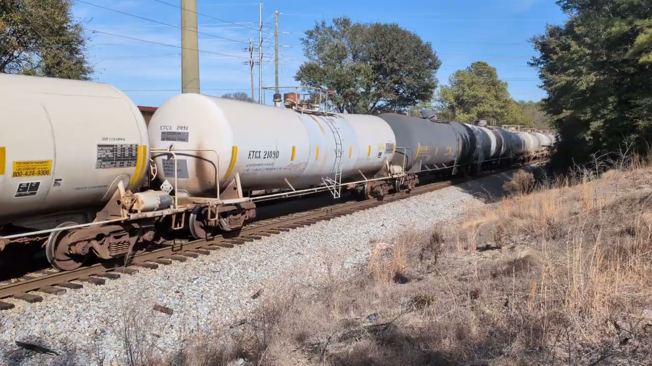 CSX 3272, CSX 2810, and CSX 3202 lead a south bound mixed freight Wednesday evening 1/21/2026