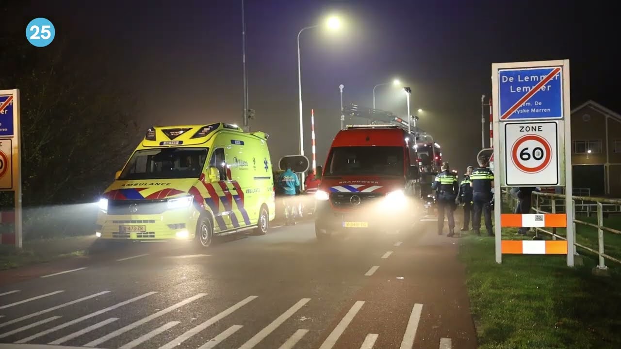 Noordoostpolder - Grote zoekactie naar persoon te water bij Friese Sluis