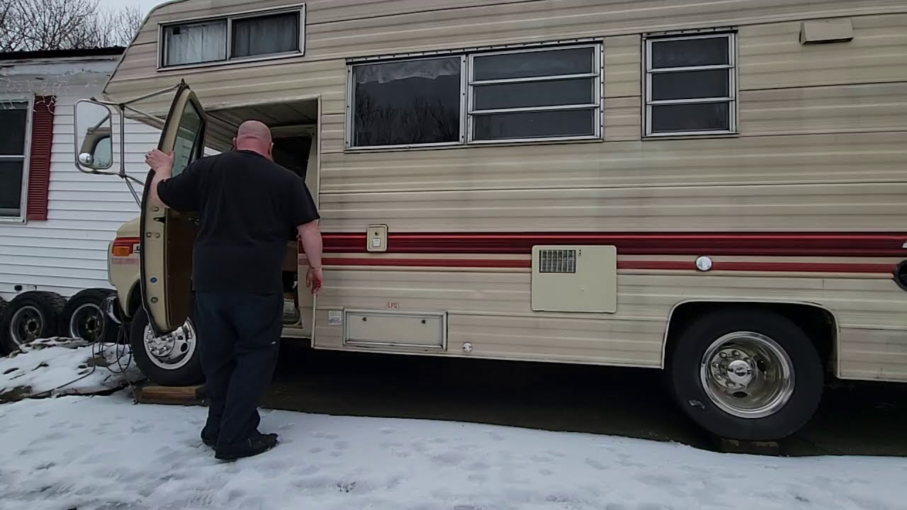 1986 Chevy G30 Rv KEY TAPPING COLD START!