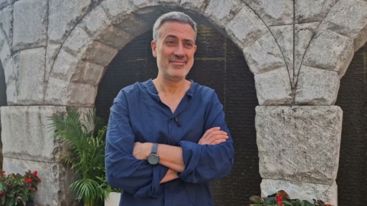 Andrea Bajani finalista al Premio Strega con 