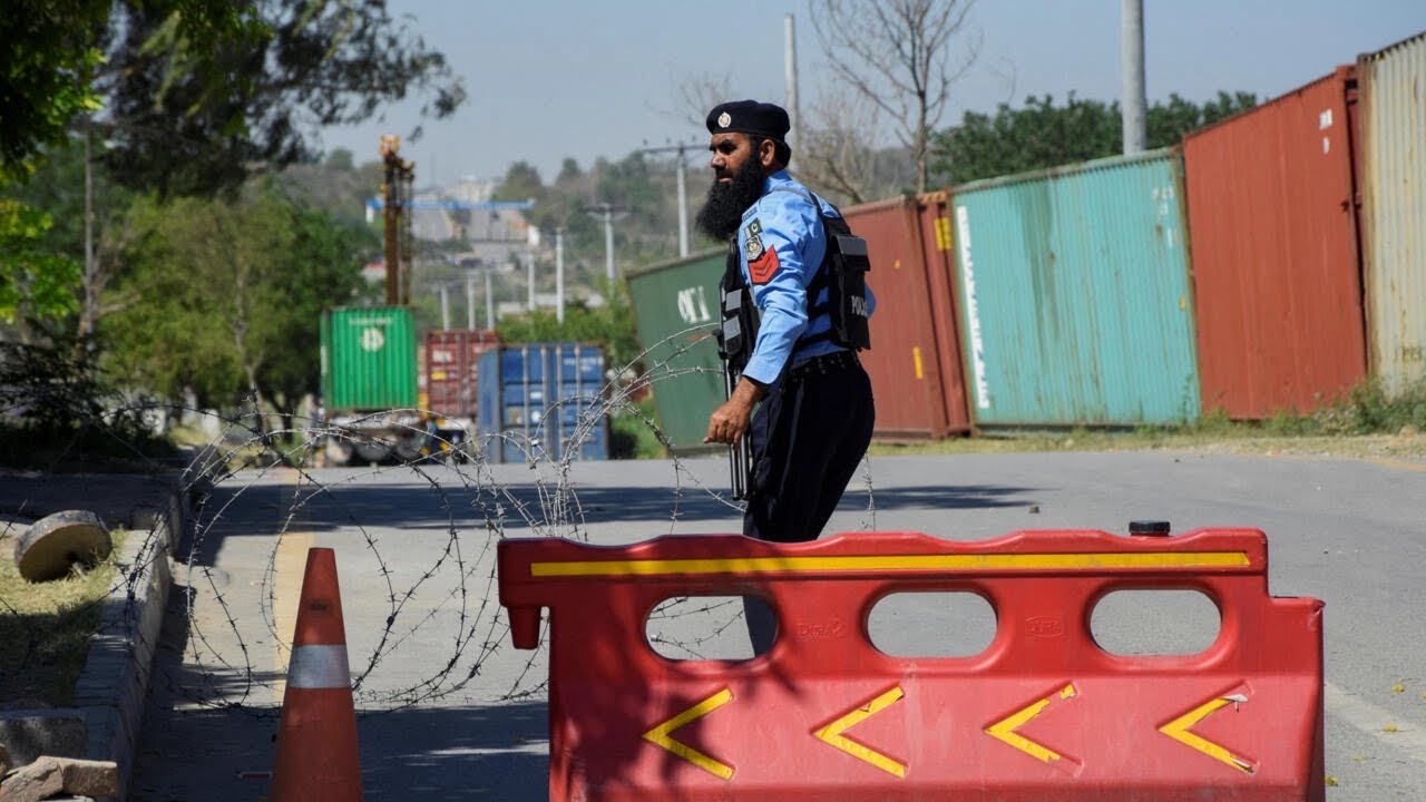 Pakistan calls in army to end deadly protests over detention of Imran Khan &bull; FRANCE 24 English