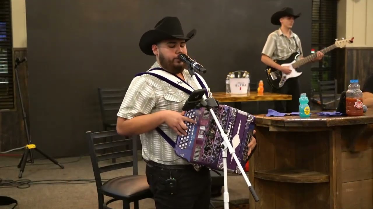 Hnos  Espinoza  El Avion de la Muerte (en vivo)