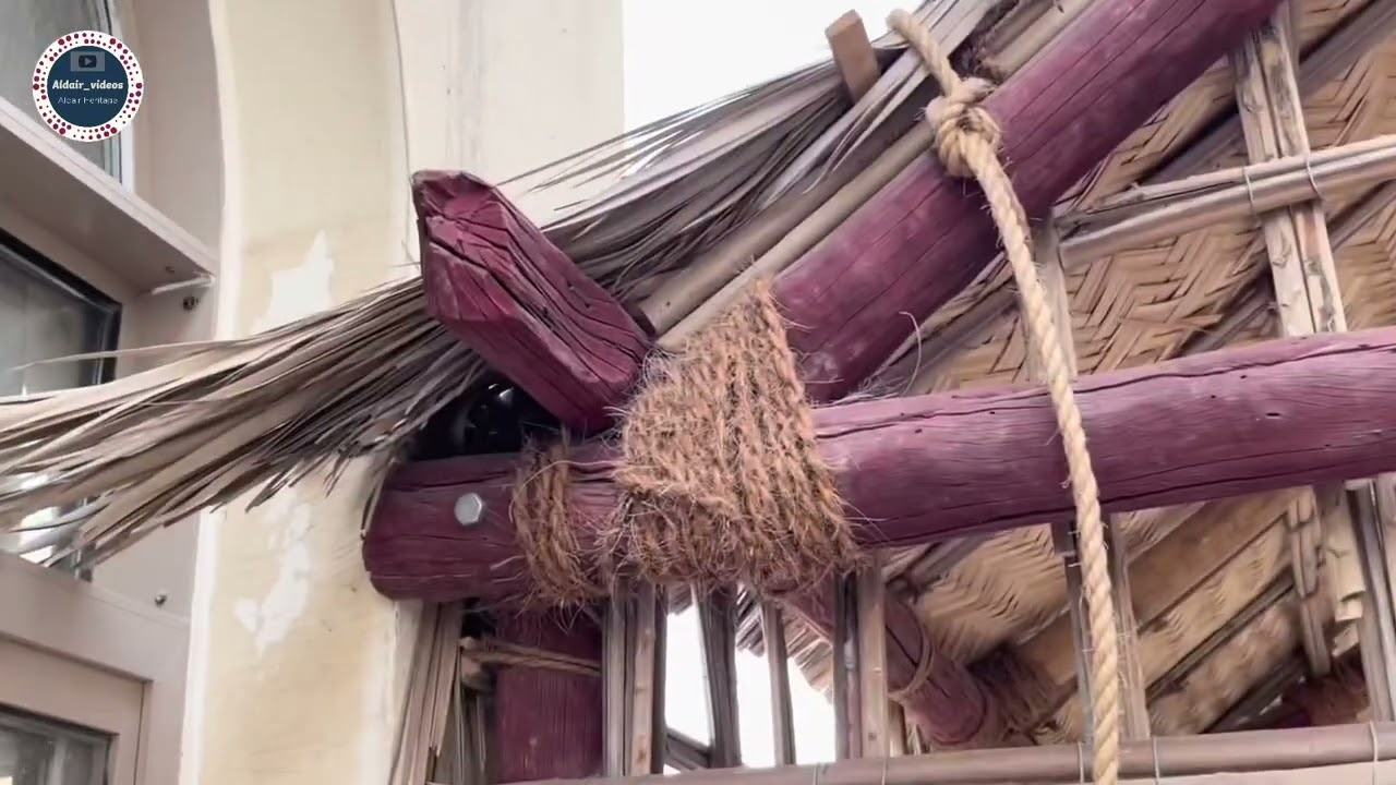 أستاذ ابراهيم بمساعدة عبدالله الجد يقومان بصناعة برستج على الطراز القديم. تمنياتنا لهم