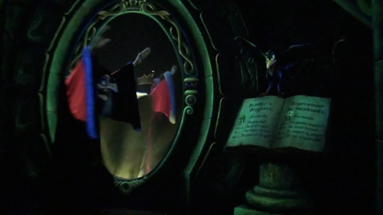 Disneyland Paris - Snow White's Scary Adventure HD (Blanche Neige et les sept Nains)