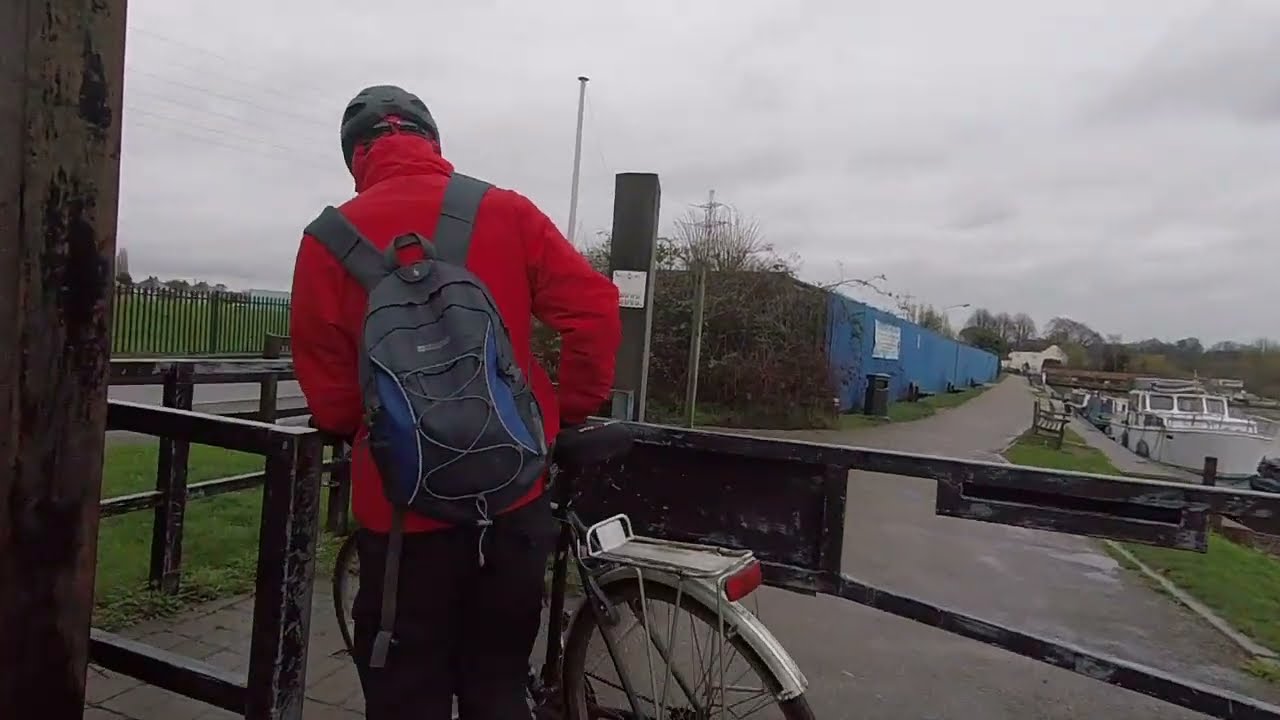 A circular leisure route from Beeston to Nottingham via Beeston Canal and the River Trent