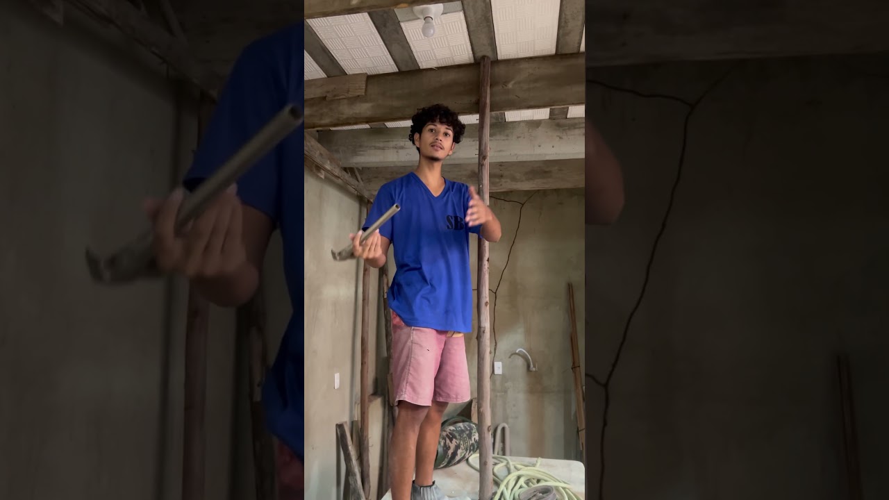 ele n&atilde;o tem um martelo bom #obra #pedreiro #profissional #constru&ccedil;&atilde;o