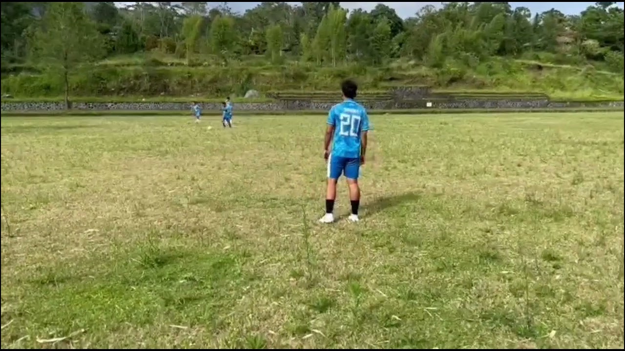 Tugas matkul sepak bola passing