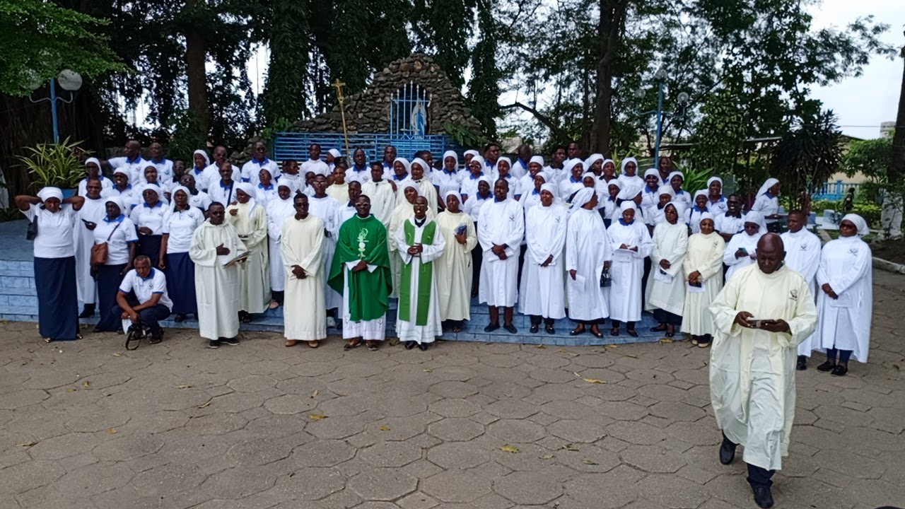 MESSE DU DIMANCHE DE LA PAROLE: PROMESSE DES LECTEURS DE LA PAROISSE CATHÉDRALE SAINT PIERRE APÔTRE