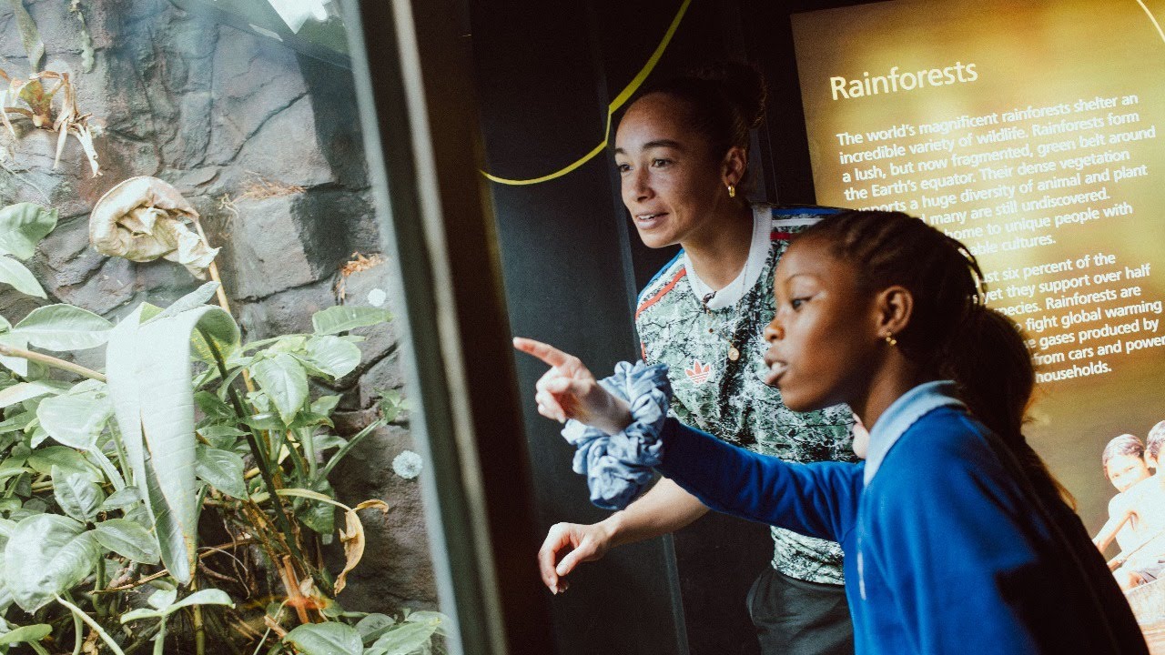 Museum MASTERCLASS | Phallon Tullis-Joyce Inspires Man Utd Foundation Pupils At Manchester Museum 👏