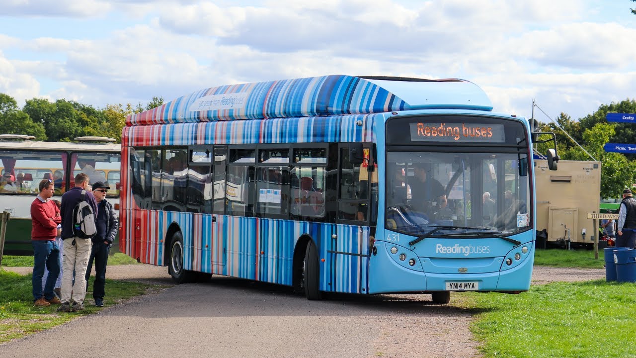 Showbus 2022 | Buses Leaving