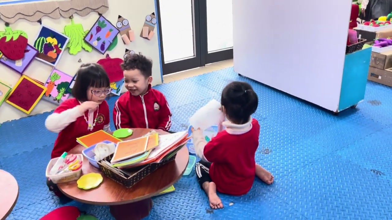 Hoạt động góc: Chủ đề thế giới thực vật - nhánh rau củ quả.