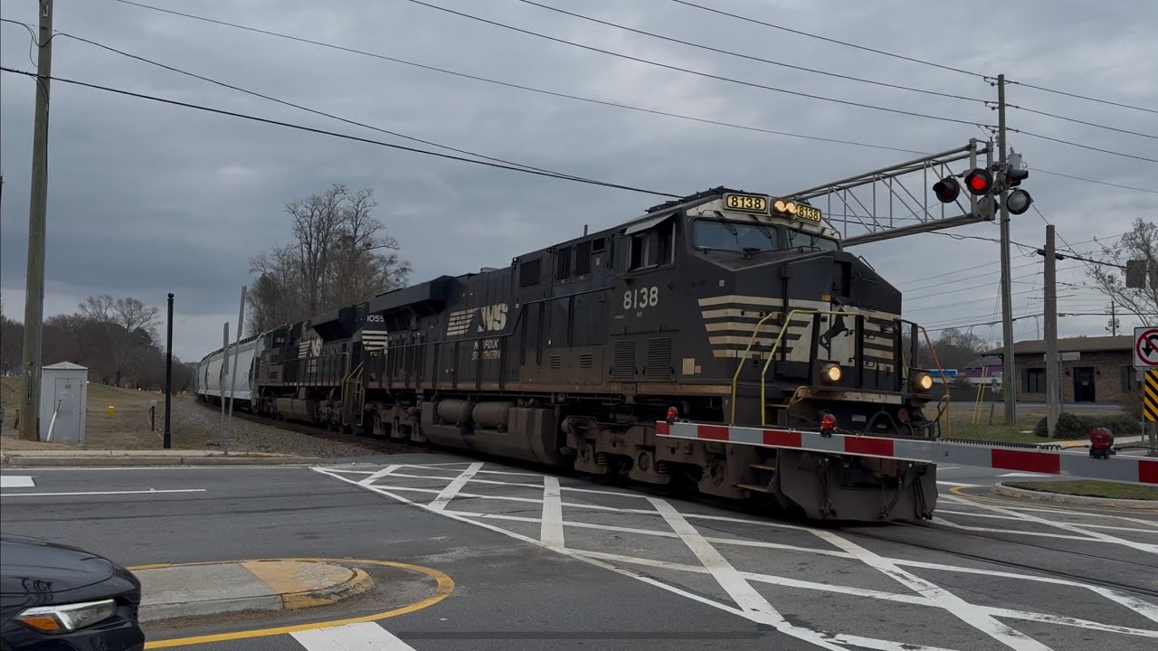 NS 153: NS 8138 1055 End DPU NS 1132 Duluth GA