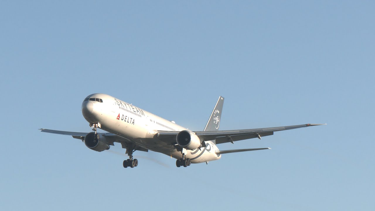 Delta Air Lines Boeing 767 (SkyTeam Livery) | Stunning Arrival 😍✈️