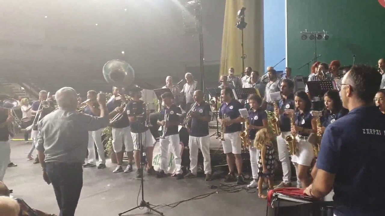 Cielito Lindo avec la ZARPAI BANDA