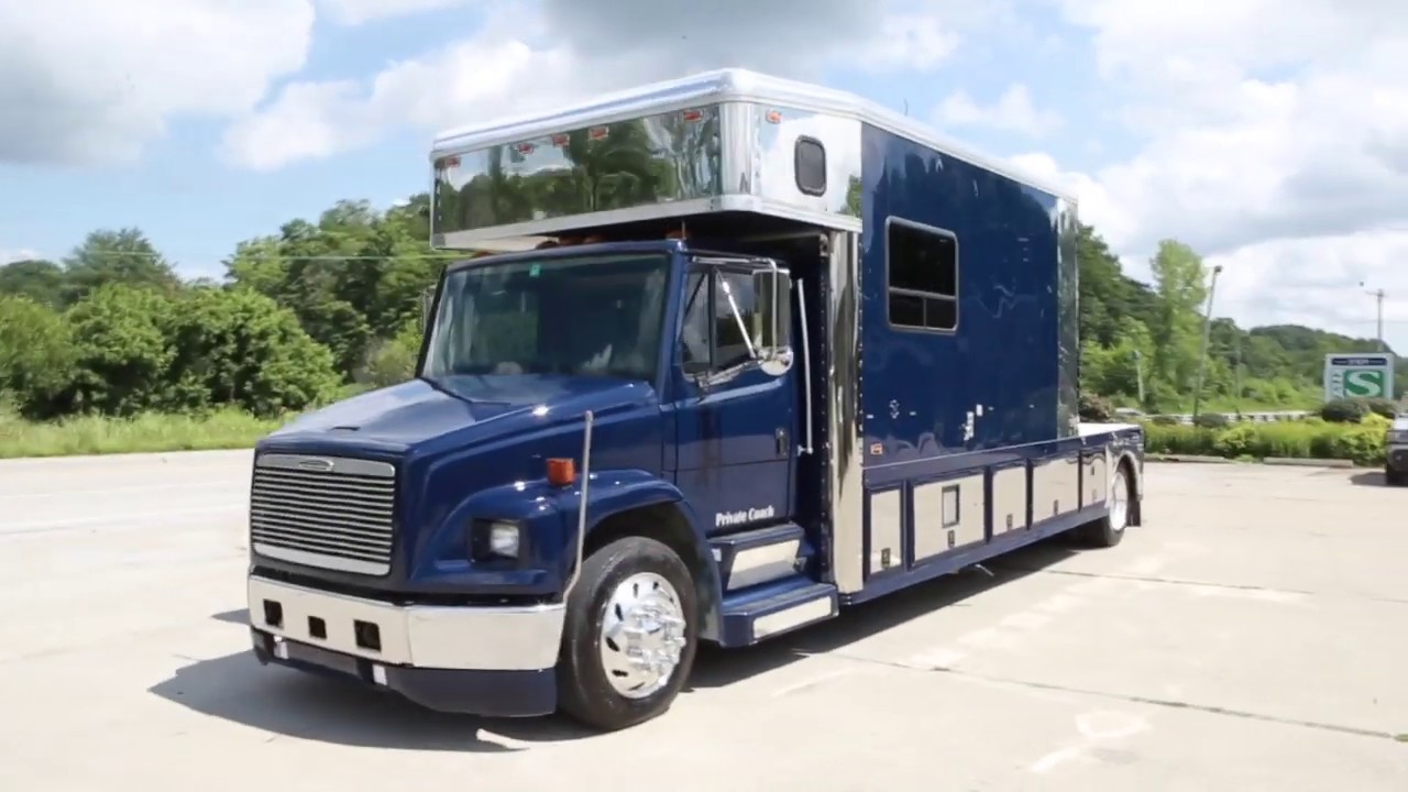 2000 Blue Freightliner FL70 Renegade Sportdeck Toterhome