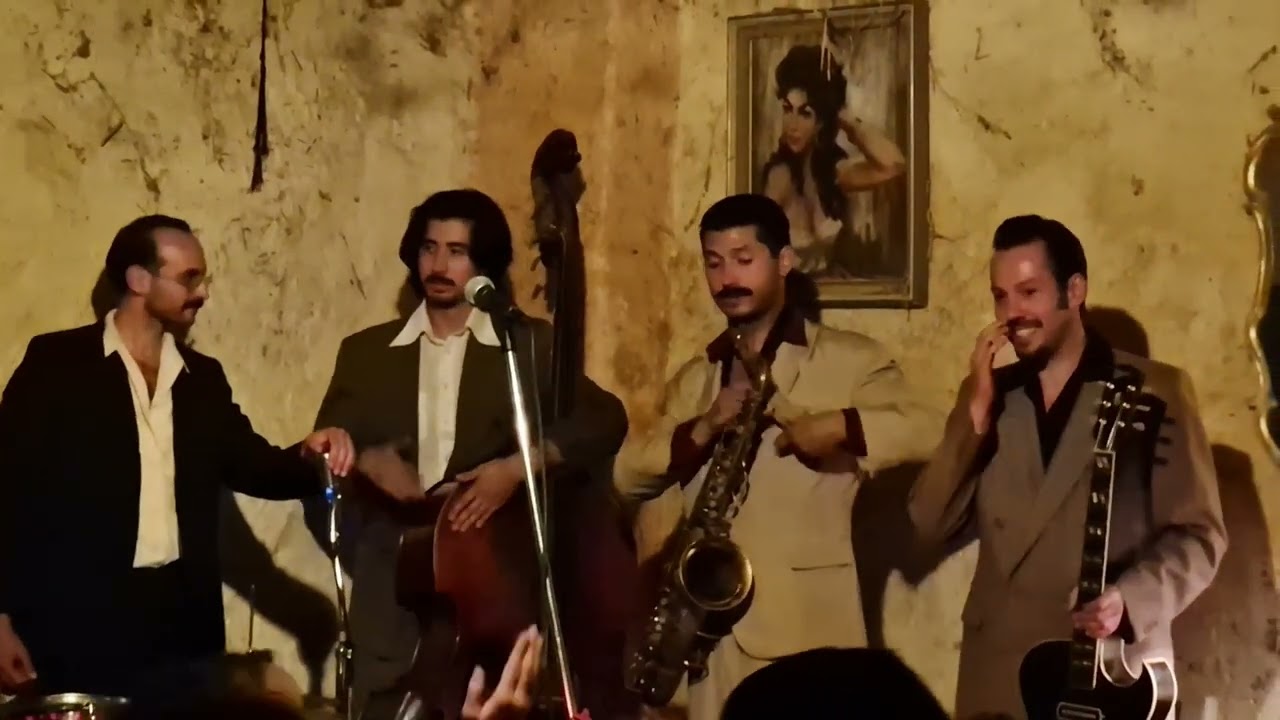 Sam Ghezzi Band live at the mojo music club