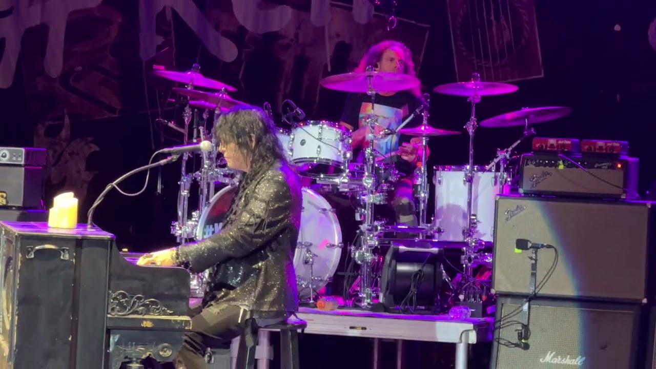 Cinderella&rsquo;s Tom Keifer &ldquo;don&rsquo;t know what you got till it&rsquo;s gone&rdquo; Schaumburg Illinois 8/31/25