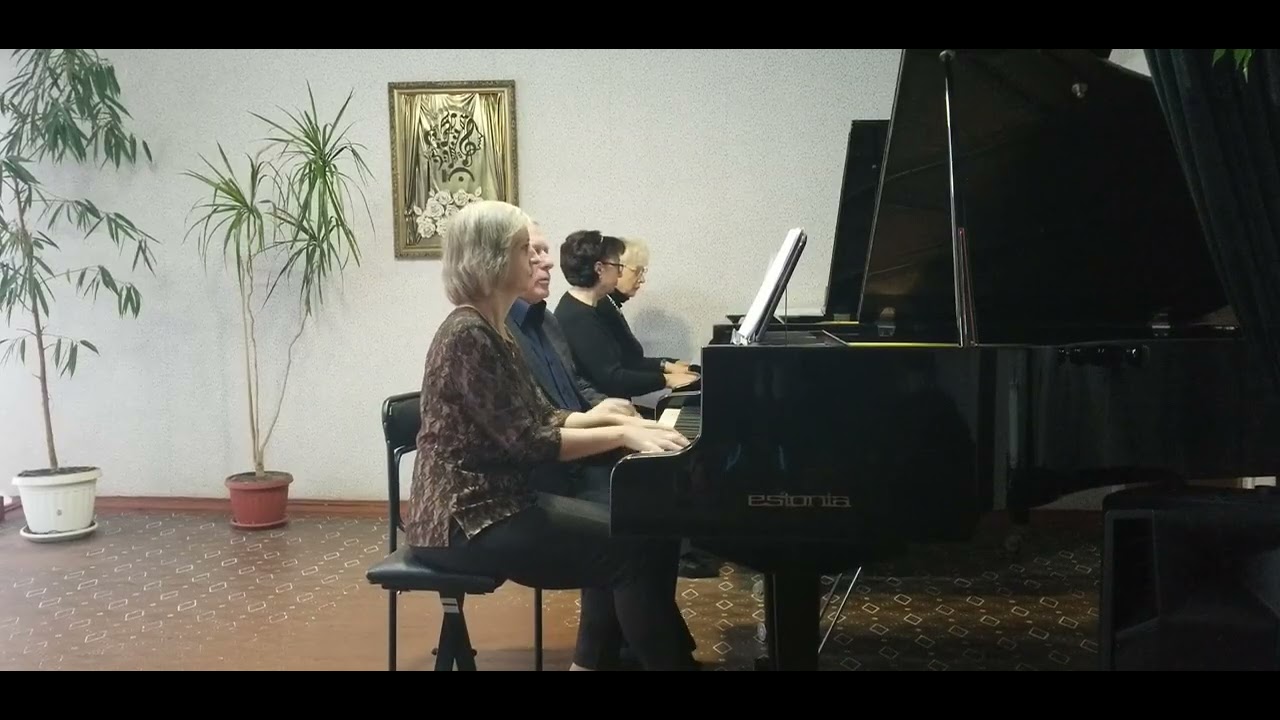 Фортепіанний квартет Кременчуцької ДМШ № 3 ім. М. М. Колачевського. Керівник: Олександр БОГУНОВ