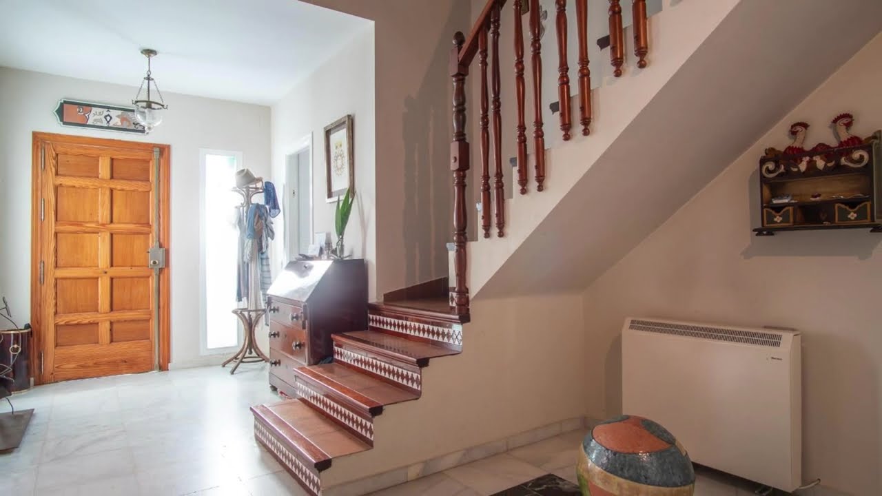 Chalet independiente con encanto andaluz  | Jardín, porche y luz natural en San Fernando | AT8066V