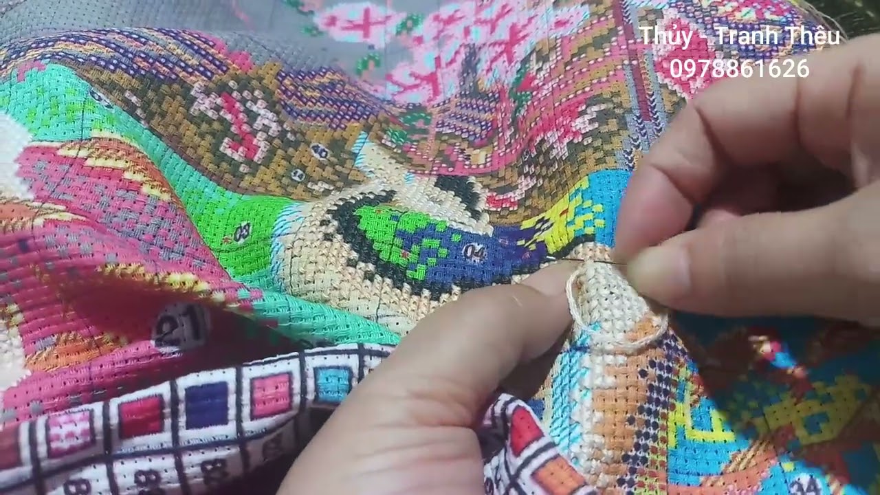 Hướng dẫn thêu phần ký hiệu màu khó (khó cũng có cách thêu không phải cắt chỉ mà vẫn mịn đẹp)